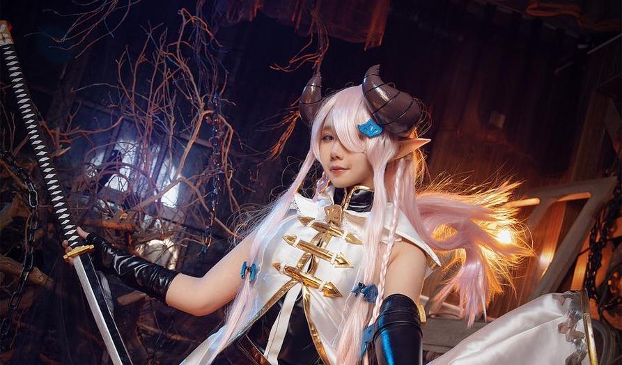 麻花麻花酱赫葵特cosplay作品展示，另有惊喜不容错过